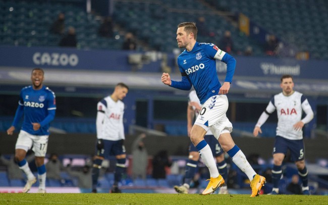 性日益高涨 性日益高涨